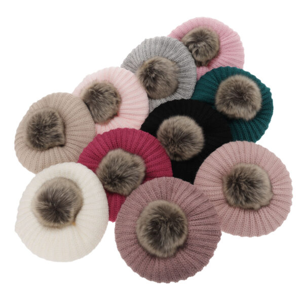 Căciulă și fular roz cu pompon – set elegant fete