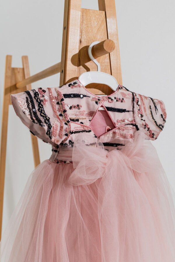 Rochiță_elegantă_fete_cu_tulle_și_paiete